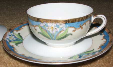 N3976 Flat Cup & Saucer Set