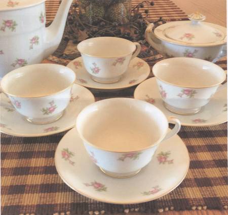 N3989 Footed Cup & Saucer Set