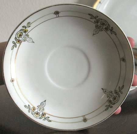 MEI1353 Saucer