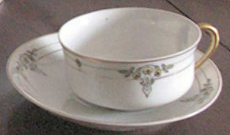 MEI1353 Flat Cup & Saucer Set