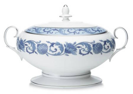 Sonnet in Blue Round Covered Vegetable
