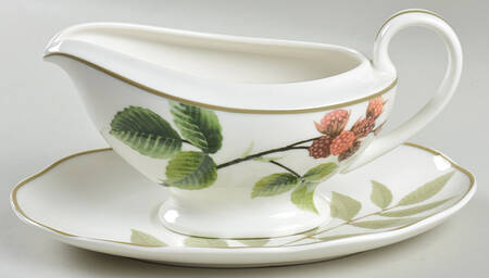 Berries & Brambles Gravy Boat & Underplate
