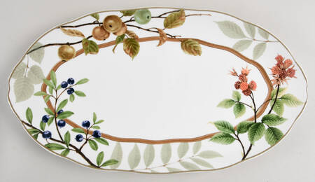 Berries & Brambles 15" Oval Serving Platter