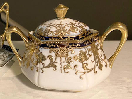 N4666 Sugar Bowl & Lid