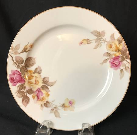N4059 Luncheon Plate