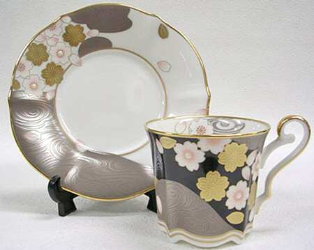 Ayaminamo Flat Cup & Saucer Set
