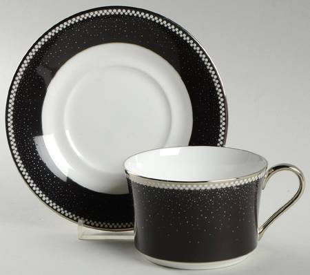 Pearl Noir Flat Cup & Saucer Set