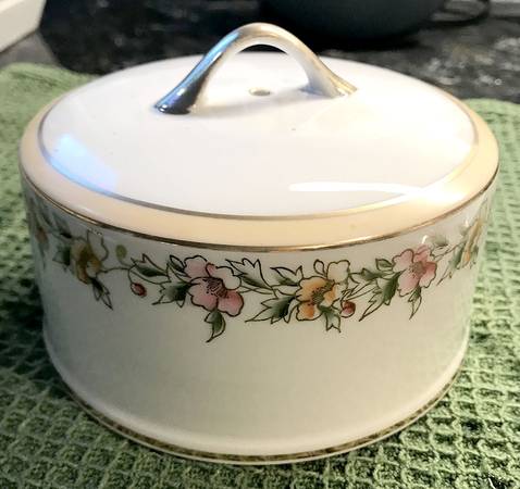N4104 Lid for Round Butter