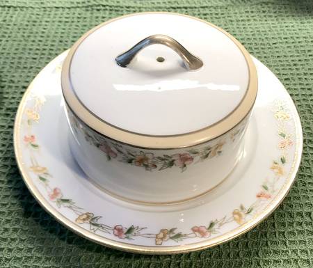 N4104 Round Covered Butter