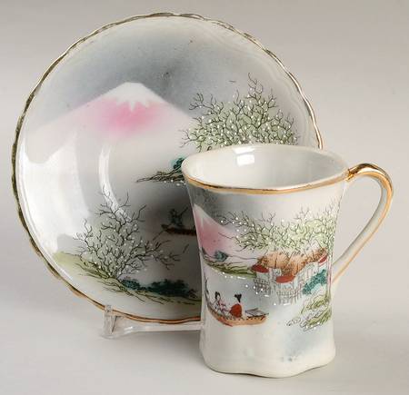 MIB10 Chocolate Cup & Saucer Set