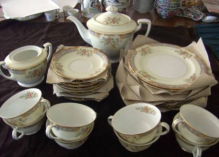 N4124 Teapot & Lid