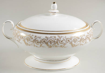 Summit Gold Oval Covered Vegetable