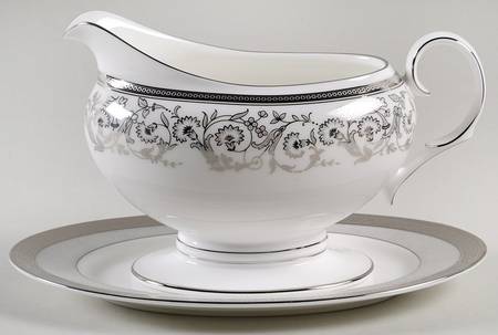 Summit Platinum Gravy Boat & Underplate (Relish/Butter)