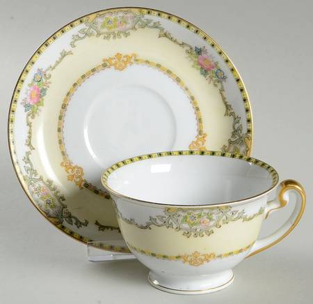 NAG71 Footed Cup & Saucer Set