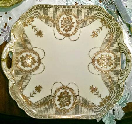 N4206 Handled Cake Plate