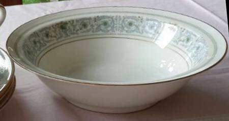 N4207 10" Round Vegetable Bowl