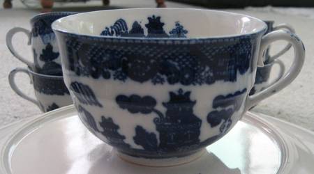 Blue Willow Flat Cup