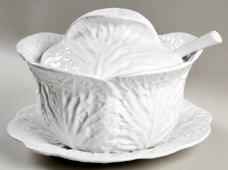 NUW4 Tureen & Lid w/Ladle & Underplate