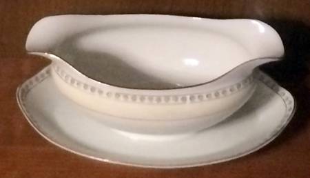 N4225 Gravy Boat & Underplate