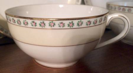 N4225 Footed Cup