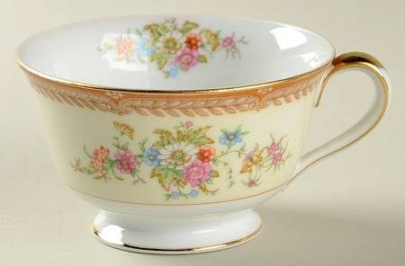 N3697 Footed Cup