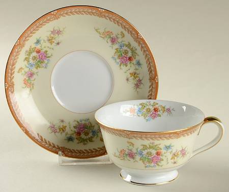 N3697 Footed Cup & Saucer Set