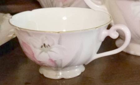 N4273 Footed Cup