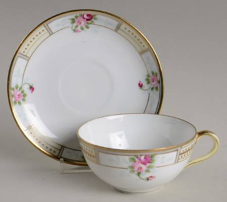 N4670 Flat Cup & Saucer Set