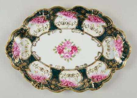 N1235 11" Scalloped Tray