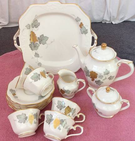 N4315 Square Handled Cake Plate
