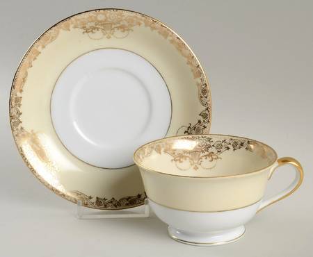 N4322 Footed Cup & Saucer Set