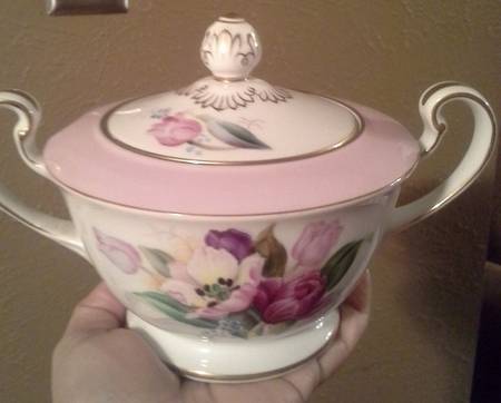 N4325 Sugar Bowl & Lid