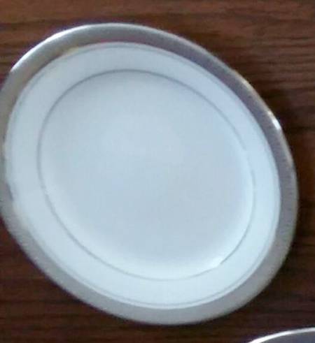 Royal Crest Platinum Bread & Butter Plate