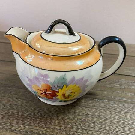 N4329 Teapot & Lid
