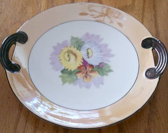 N4329 Handled Cake Plate