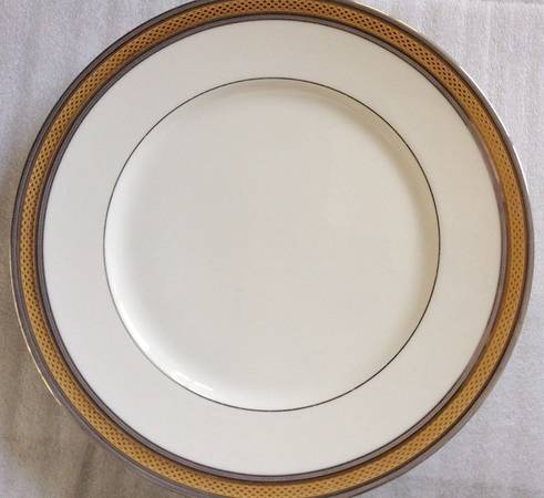 Contrella Gold by Noritake