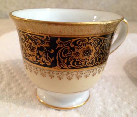 N4992 Footed Cup