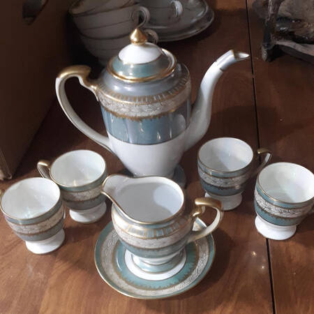 33900 Blue Footed Cup & Saucer Set