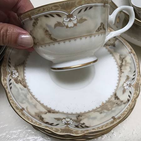 NAR142 Footed Cup & Saucer Set