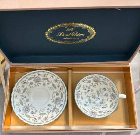 Caliph Palace Flat Cup & Saucer Set