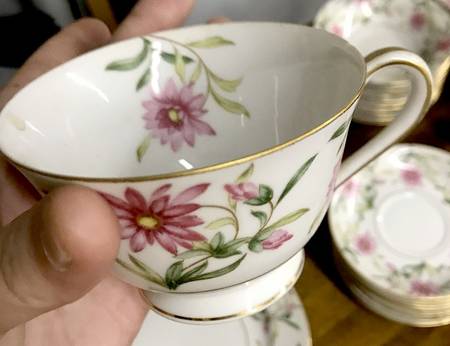 N4358 Footed Cup
