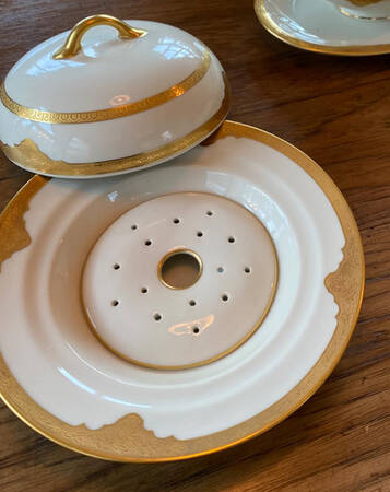 Hyacinth Round Covered Butter with Strainer