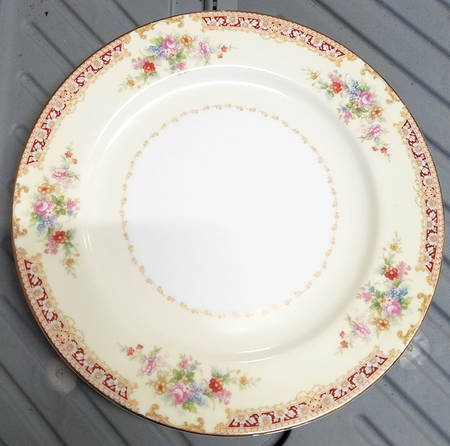 N5056 Dinner Plate
