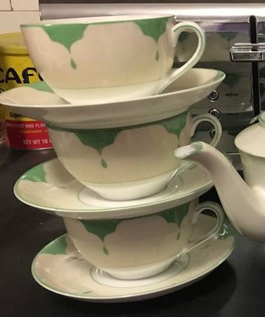 N5057 Flat Cup & Saucer Set