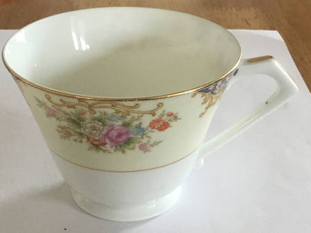 N4364 Footed Cup