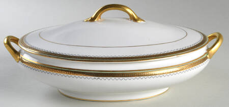 N5077 Oval Covered Vegetable