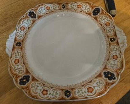 Benton Square Handled Cake Plate