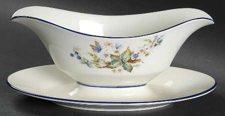 Brandywine Gravy Boat with Attached Underplate
