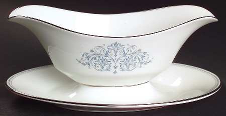 Bryn Mawr Gravy Boat with Attached Underplate