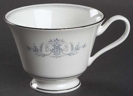 Bryn Mawr Footed Cup